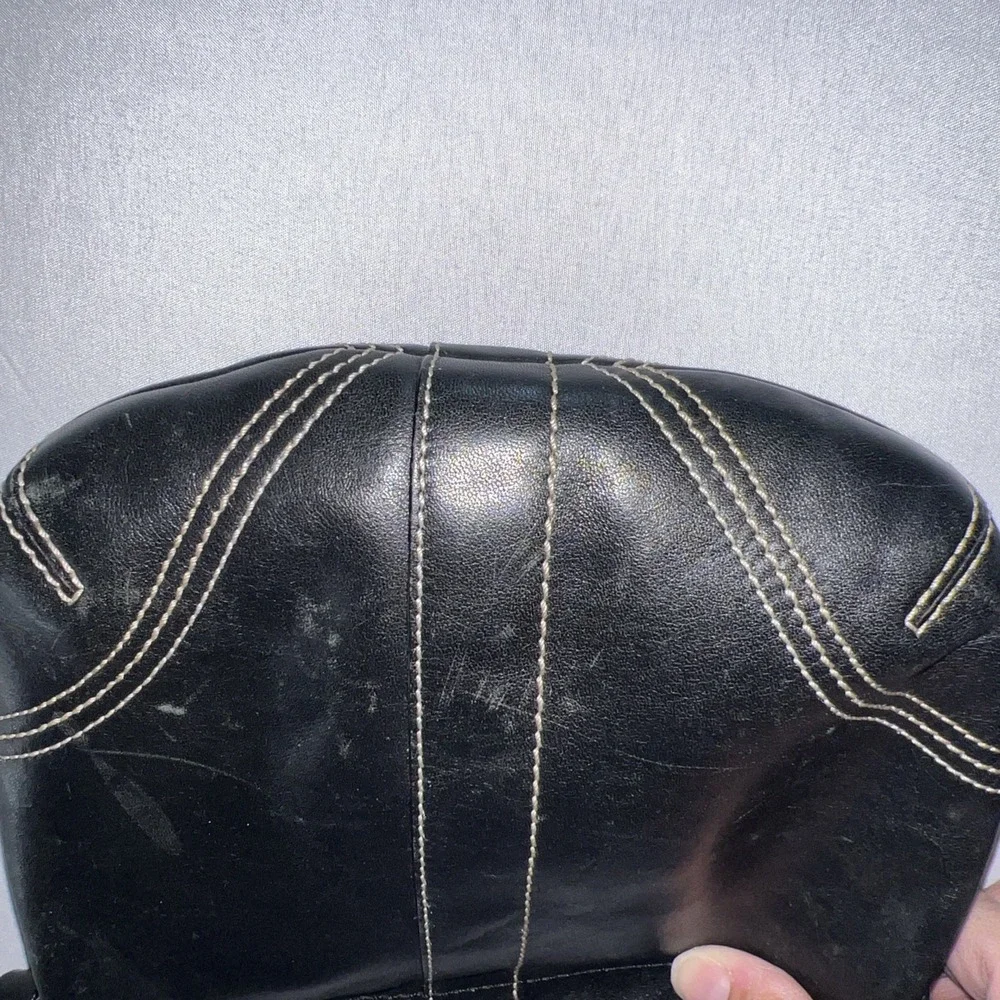 Coach Women's‎ Shoulder Zippered Black Leather Handbag Nice condition